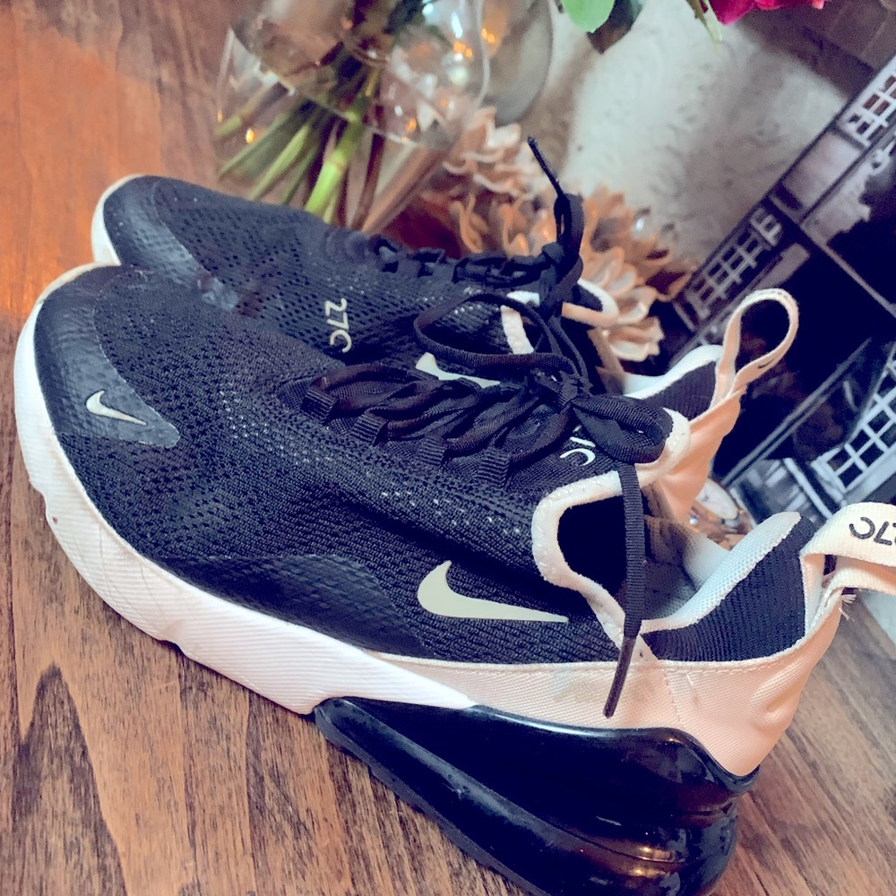 Nike Air 270 Women’s sneakers